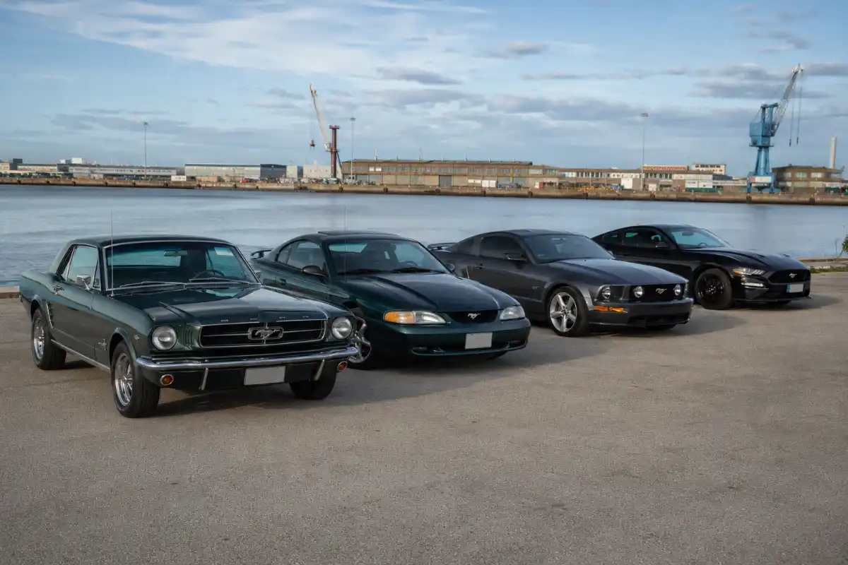 Importar un Mustang de USA: guía completa 3 Distintas generaciones del Ford Mustang: clásico, SN95, S197 y S550 para importar mustang usa españa