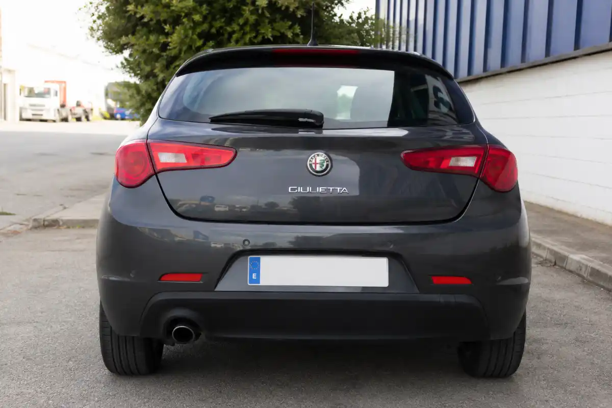 Italia 4 Vehículo con la matrícula española y el proceso acabado matricular coche extranjero italia