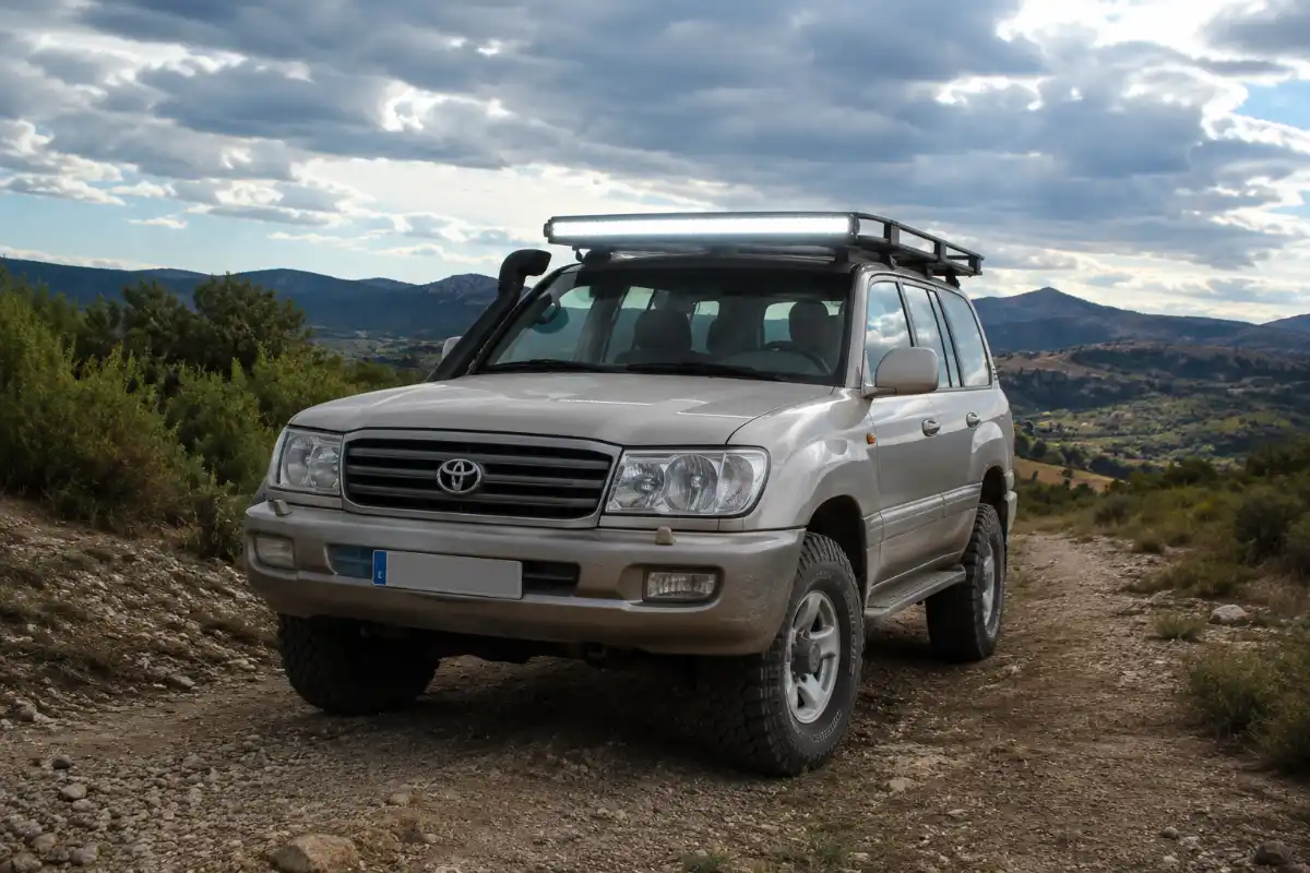 Luces 3 Todoterreno 4x4 con barra LED de largo alcance en el techo reformas luces